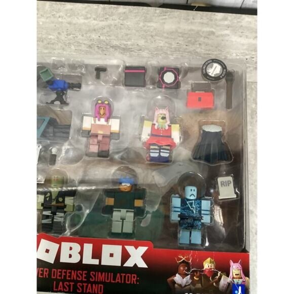 Roblox Playset Tower Defense Simulator: Last Stand 18 Pieces For Ages 6+ - Picture 2 of 2